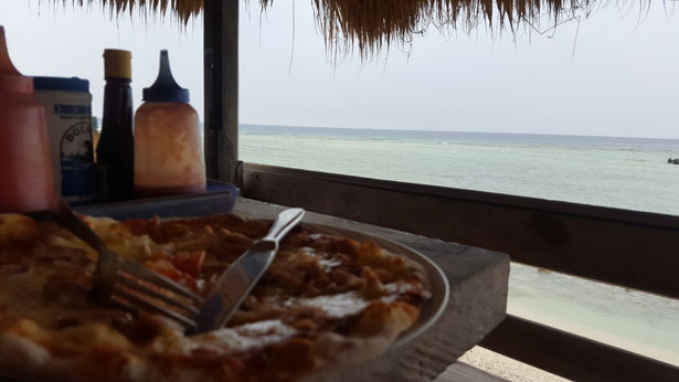 Coral Beach Pizza Gili Trawangan Blog Bali (1)